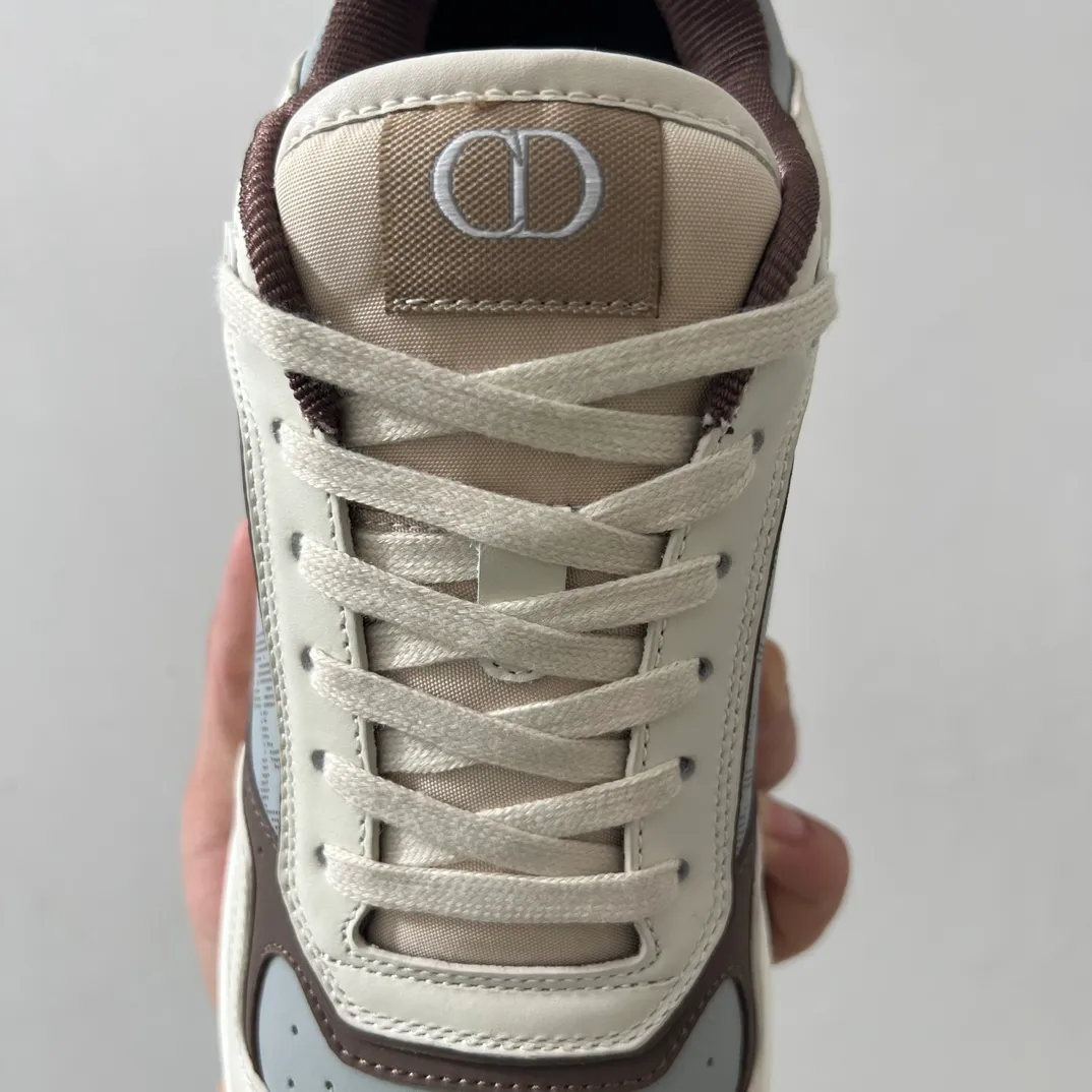 👟👟Ex-factory price 560👟👟 Men's size +10 Dior B27 series ✨2024 upgraded version purchasing agent grade ✨Super🔥sports shoes👫couple shoes. The high version 1:1 adopts oil edge lasting technology, the fabric is imported first-layer cowhide + high-tech fabric, and the inner cowhide + customized lining. TPU original engraved outsole. More than 30 colors of high-soled boots are available. Size: 35-42 for women and 38-46 for men. Bosses are welcome to compare...